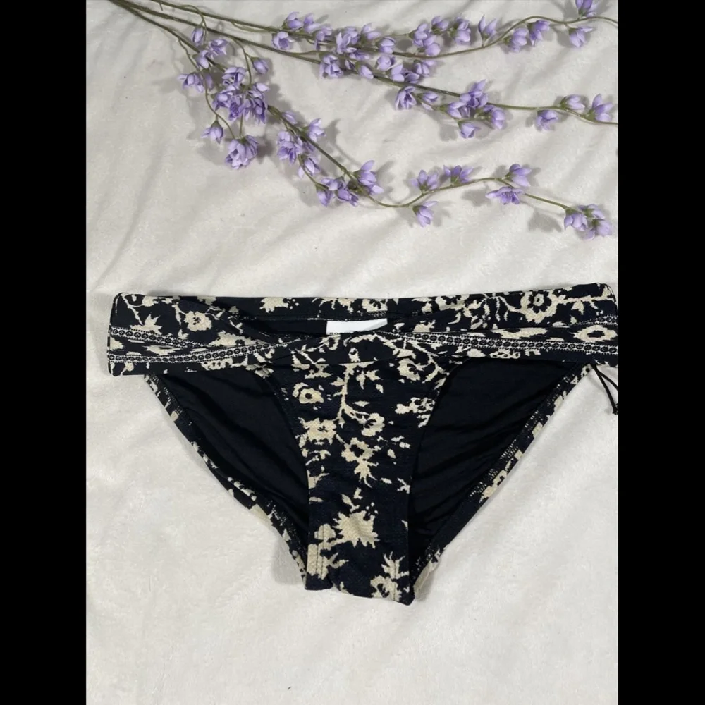 NEW Robin Piccone Flora Twist Ikat‎ Bikini Bottom Blue/Cream [SZ Small ]